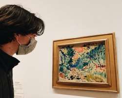Sam is an admirer of art.